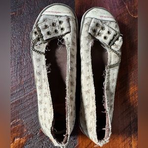 Rocket Dog slip on sneakers with buckle and chain size 7 7.5